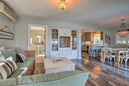 Deluxe Waterford Home with Outdoor Bar--Steps to Cove - image 10