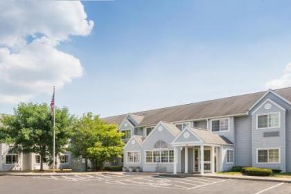 Microtel Inn & Suites By Wyndham Seneca Falls - image 1