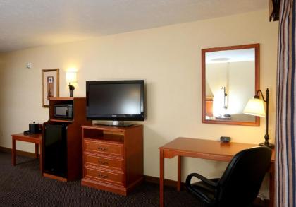 Hampton Inn Waterloo - image 13