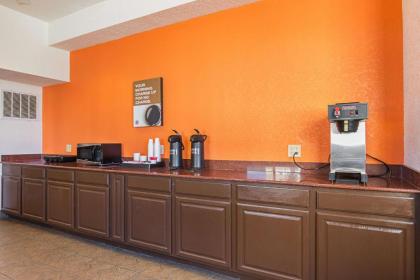 Motel 6-Waterloo IA - Crossroads Mall - Cedar Falls - image 5