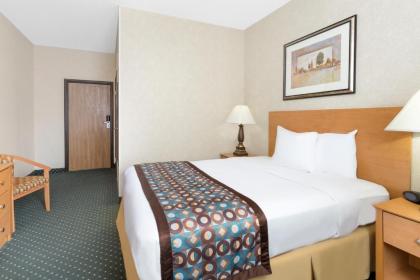 Baymont by Wyndham Waterloo - image 12
