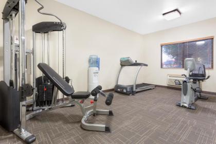 Baymont by Wyndham Waterloo - image 8