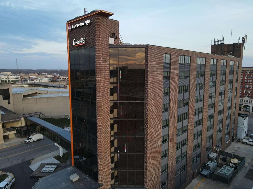 Best Western Plus Executive Residency Waterloo & Cedar Falls - main image