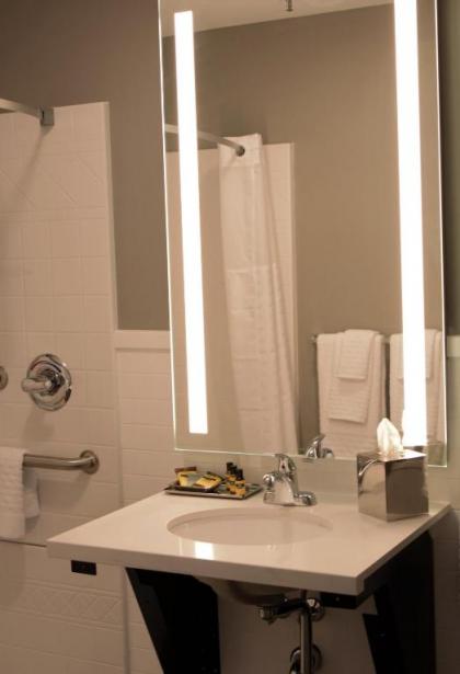 Best Western Plus Executive Residency Waterloo & Cedar Falls - image 14
