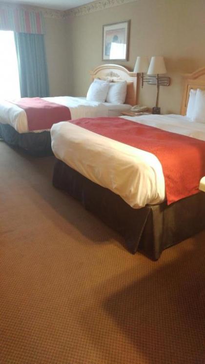 Country Inn & Suites by Radisson Waterloo IA - image 4