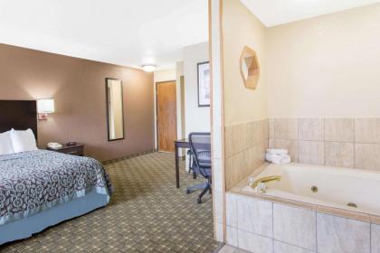 Days Inn & Suites by Wyndham Waterloo - image 14