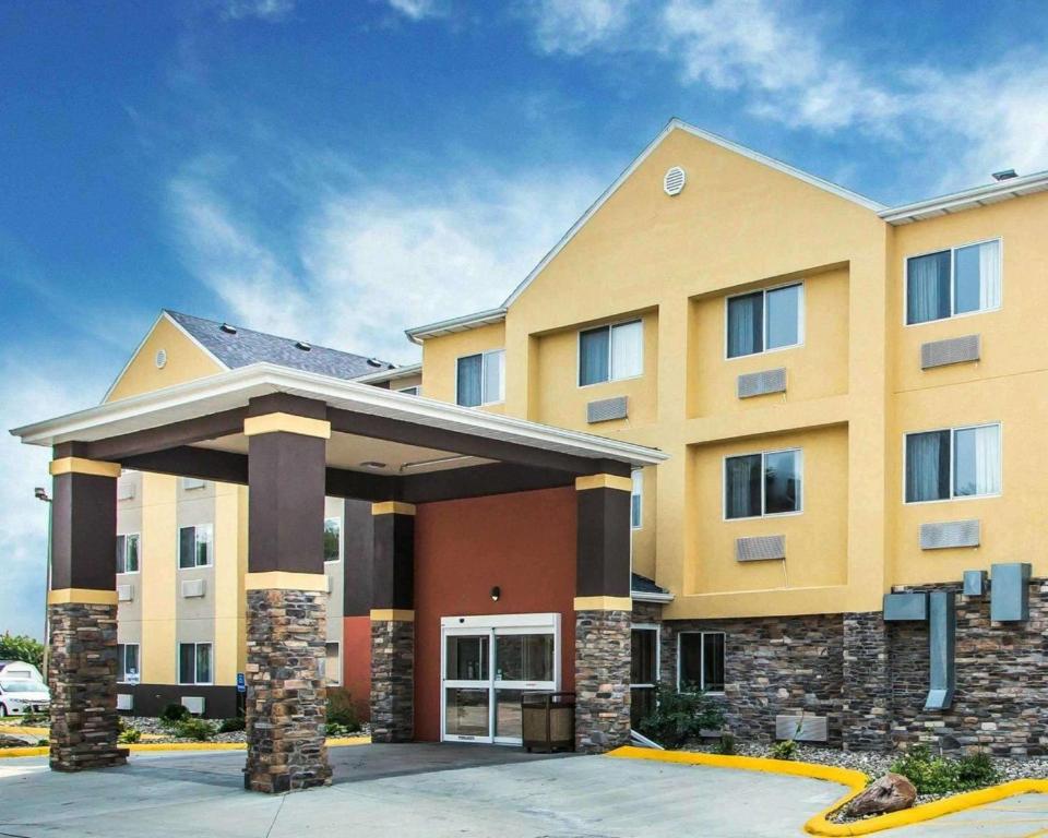 Comfort Inn & Suites Waterloo – Cedar Falls - main image