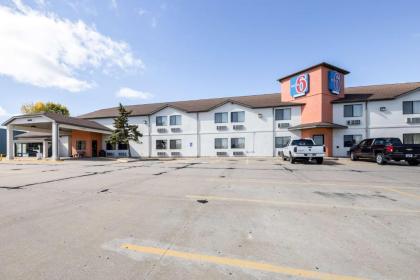 Motel 6-Waterloo IA - image 2