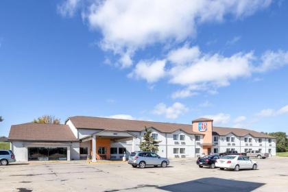 Motel 6-Waterloo IA - image 3