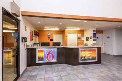 Motel 6-Waterloo IA - image 8