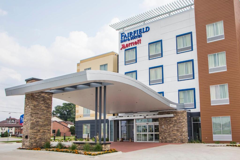 Fairfield Inn & Suites by Marriott Waterloo Cedar Falls - main image