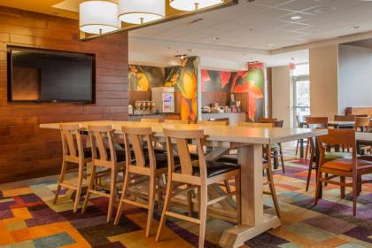 Fairfield Inn & Suites by Marriott Waterloo Cedar Falls - image 9