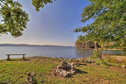 Home in Waterloo Walk to Pickwick Lake with Fishing - image 14