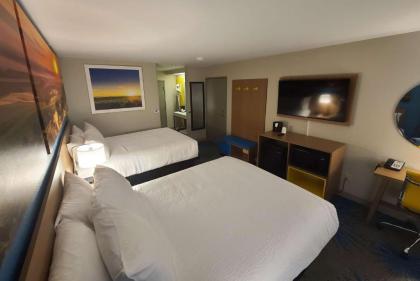 Days Inn by Wyndham Johnson Creek - image 7