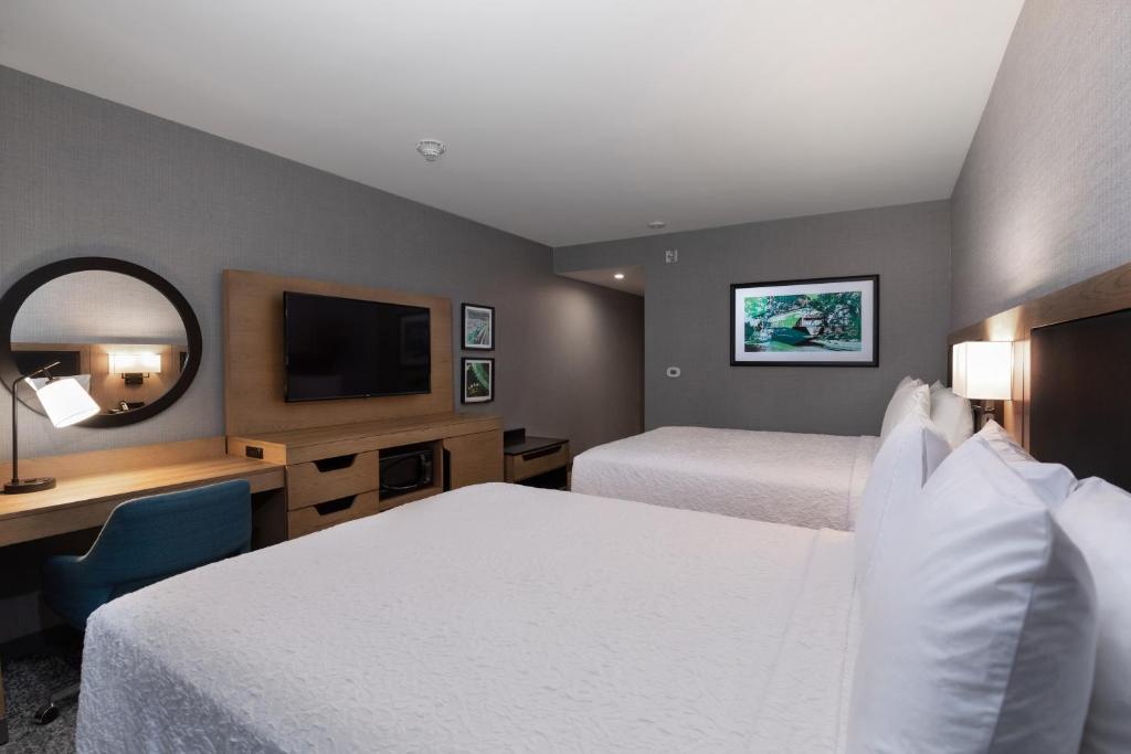 Hampton Inn & Suites Watertown Boston Ma - main image