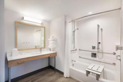 Hampton Inn & Suites Watertown Boston Ma - image 10