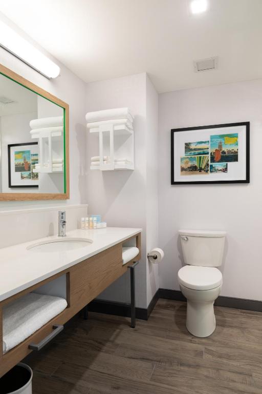 Hampton Inn & Suites Watertown Boston Ma - image 6