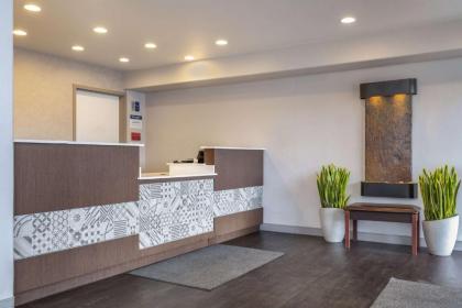 Best Western Rose Garden Inn - image 12