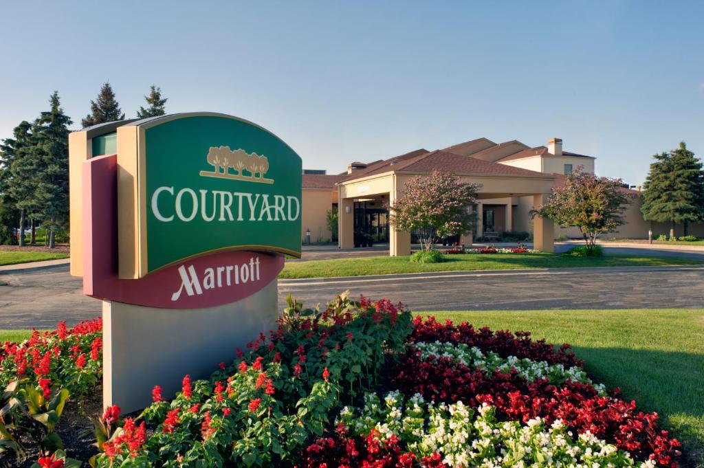 Courtyard by Marriott Chicago Waukegan / Gurnee - main image