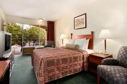 Travelodge by Wyndham Waukegan Gurnee - image 3
