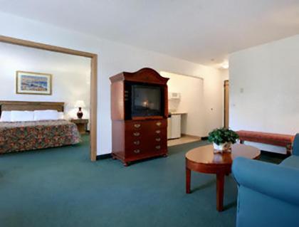 Travelodge by Wyndham Waukegan Gurnee - image 8
