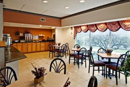 Americas Best Value Inn Waukegan - image 3