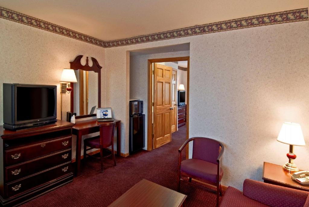 Americas Best Value Inn Waukegan - image 4