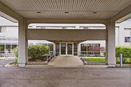 Americas Best Value Inn Waukegan - image 9