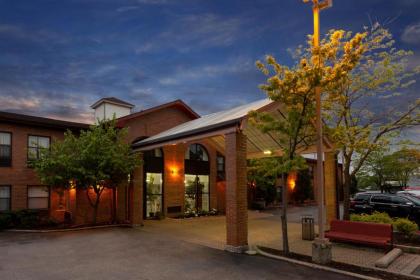Howard Johnson by Wyndham Waukegan Great Lakes - image 14