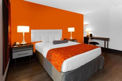 Howard Johnson by Wyndham Waukegan Great Lakes - image 6