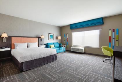 Hampton Inn & Suites Chicago/Waukegan - image 8