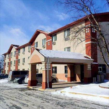 Econo Lodge Waukegan/Gurnee - image 9