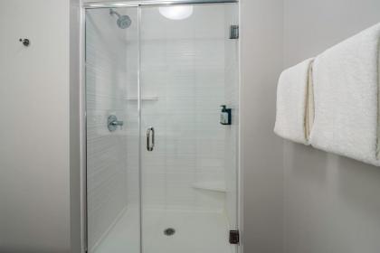 avid hotels Milwaukee West - Waukesha an IHG Hotel - image 6