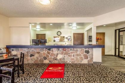 Econo Lodge Waupaca - image 3