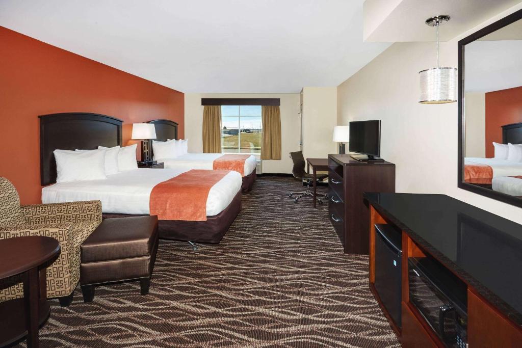 AmericInn by Wyndham Waupun - image 5