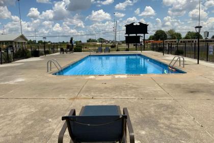 Days Inn by Wyndham Wauseon Ohio