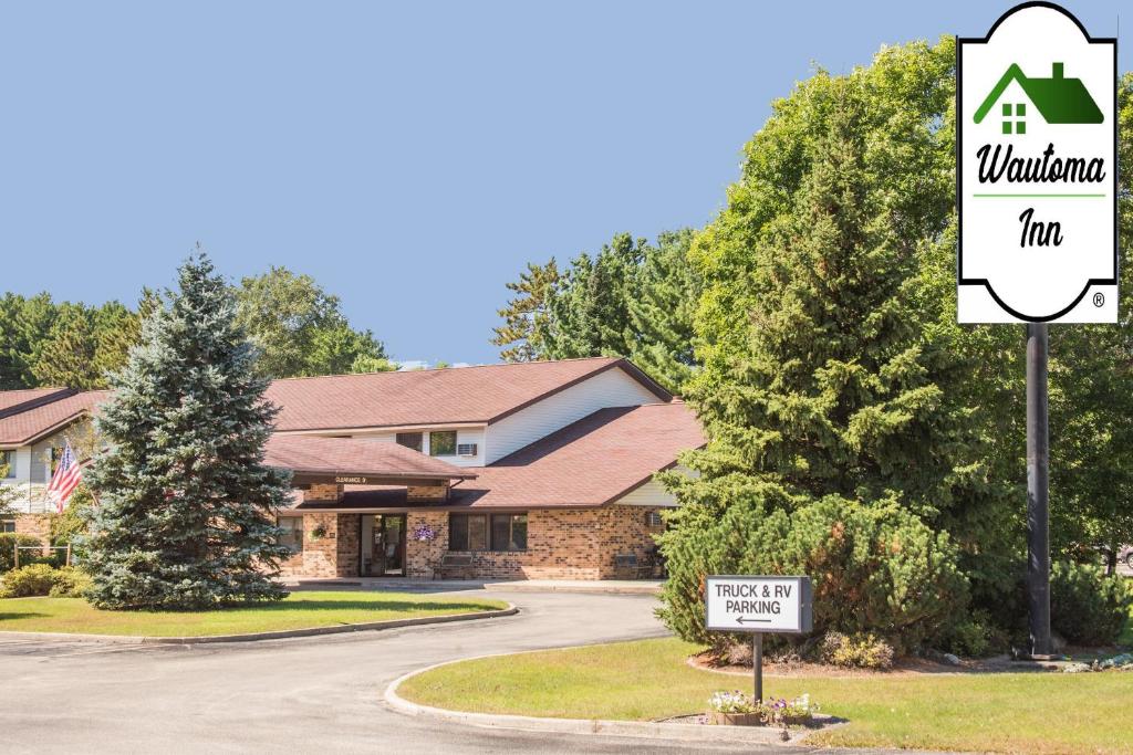 Wautoma Inn - main image