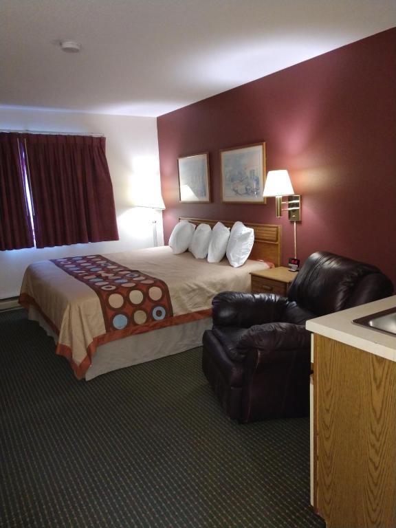 Wautoma Inn - image 7