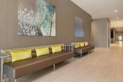 SpringHill Suites by Marriott Milwaukee West/Wauwatosa - image 3