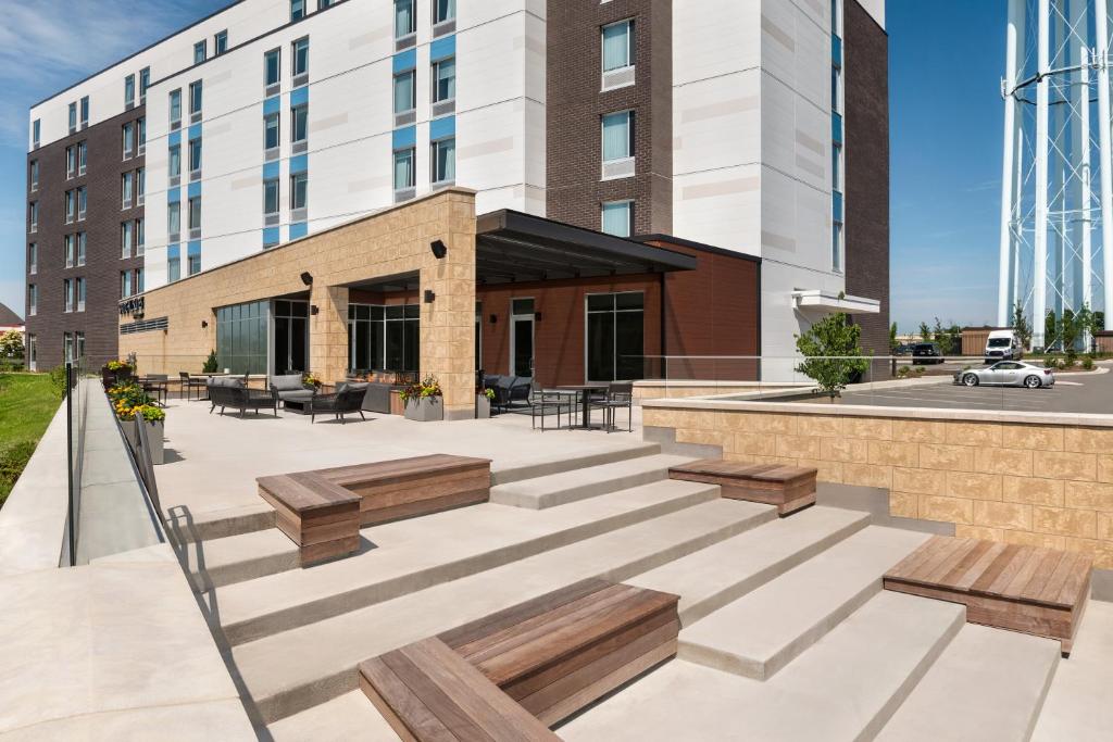 SpringHill Suites by Marriott Milwaukee West/Wauwatosa - image 4