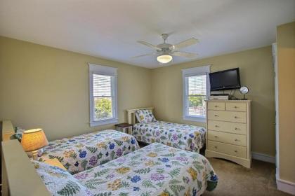 Jersey Girl #15-R - image 13
