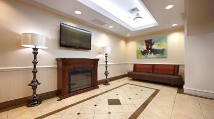 Best Western Plus Waxahachie Inn & Suites - image 2