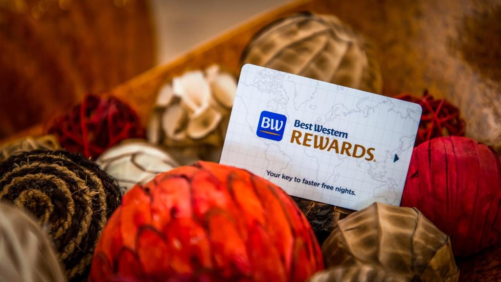 Best Western Plus Waxahachie Inn & Suites - image 4