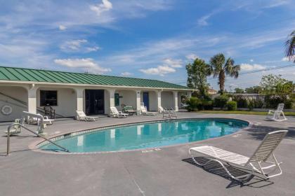 Motel 6 Waycross - image 12