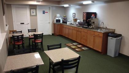 Hurricane Inn - image 12