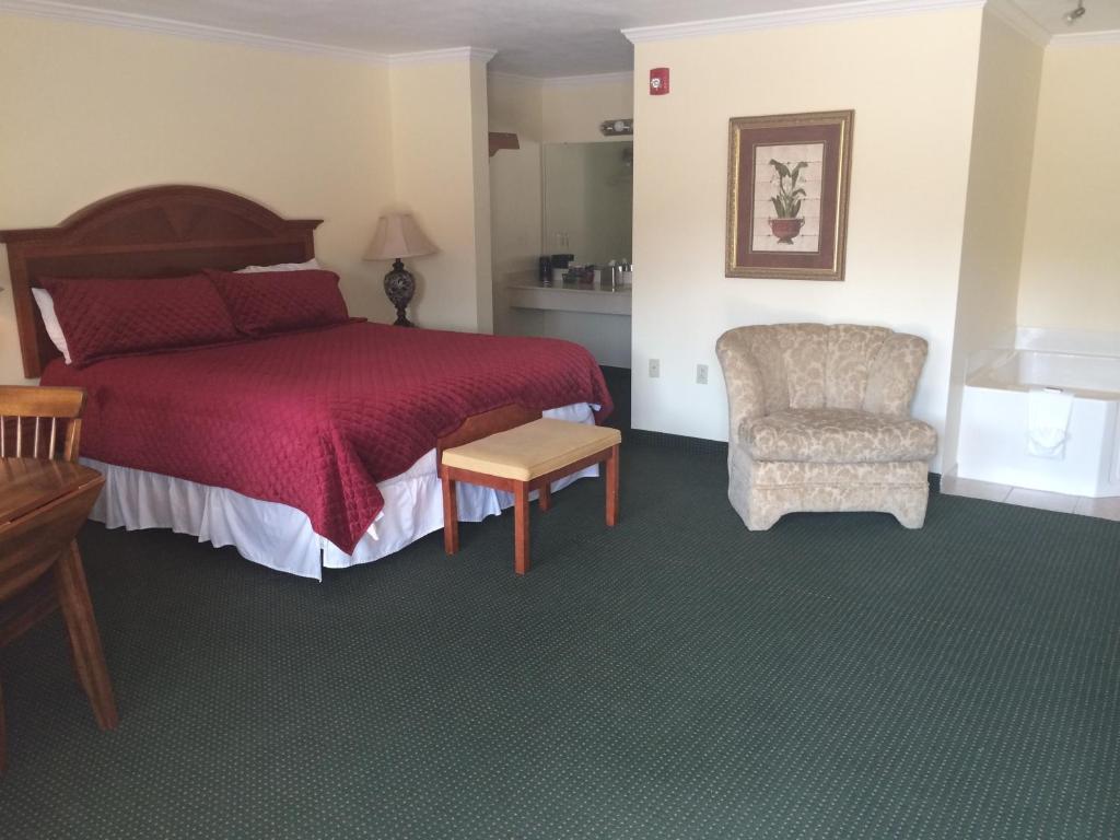 Hurricane Inn - image 4