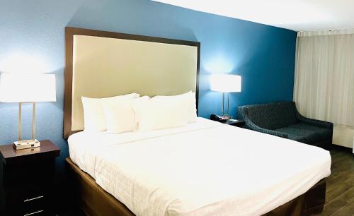 Clarion Hotel Conference Center - main image
