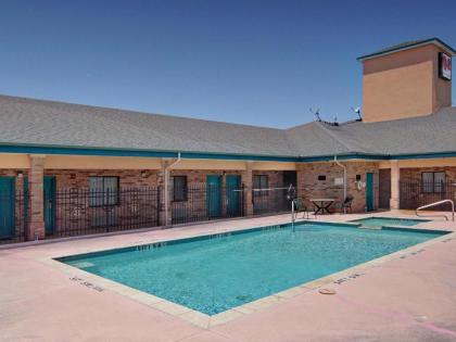 Quality One Motel - image 12