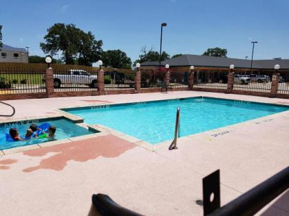 Quality One Motel - image 4