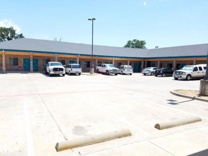Quality One Motel - image 8